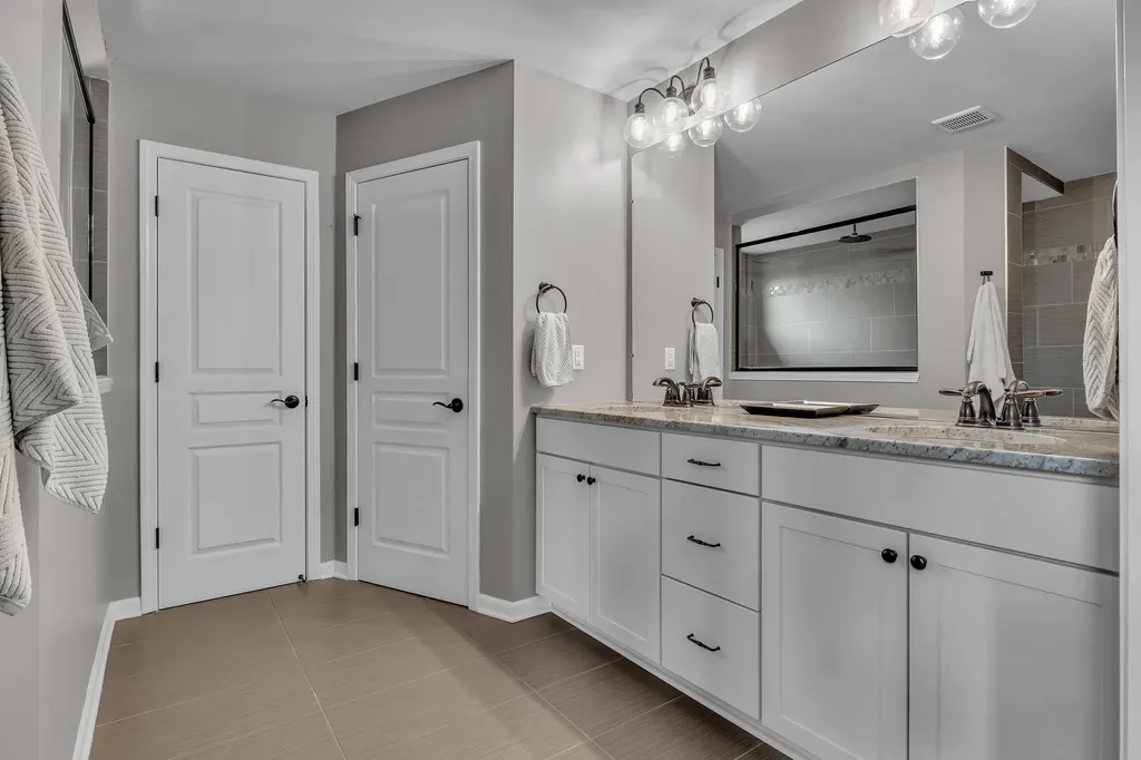 8377 Lindsey Lane Canton Charter Township MI 48187