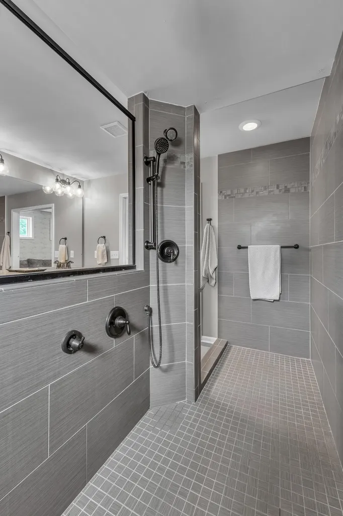 8377 Lindsey Lane Canton Charter Township MI 48187
