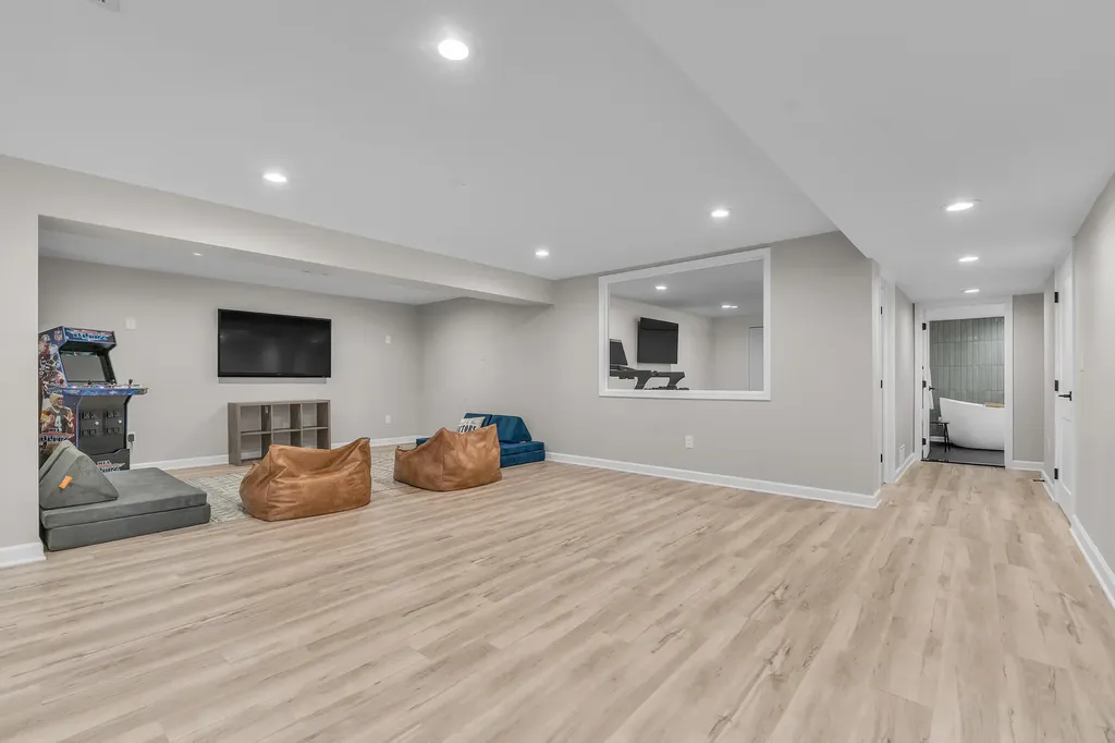 8377 Lindsey Lane Canton Charter Township MI 48187