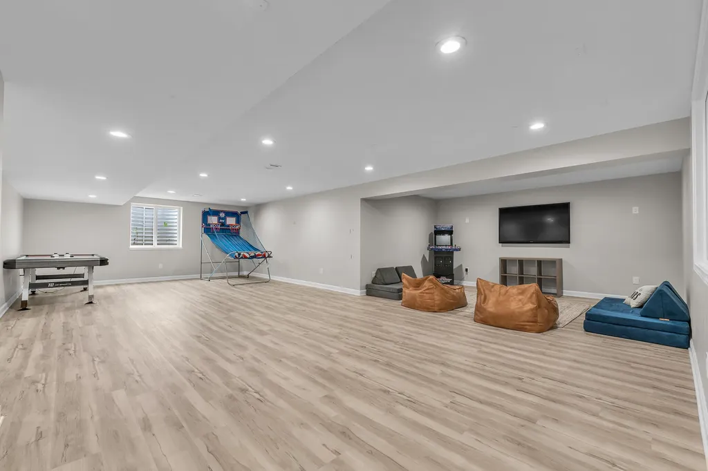 8377 Lindsey Lane Canton Charter Township MI 48187