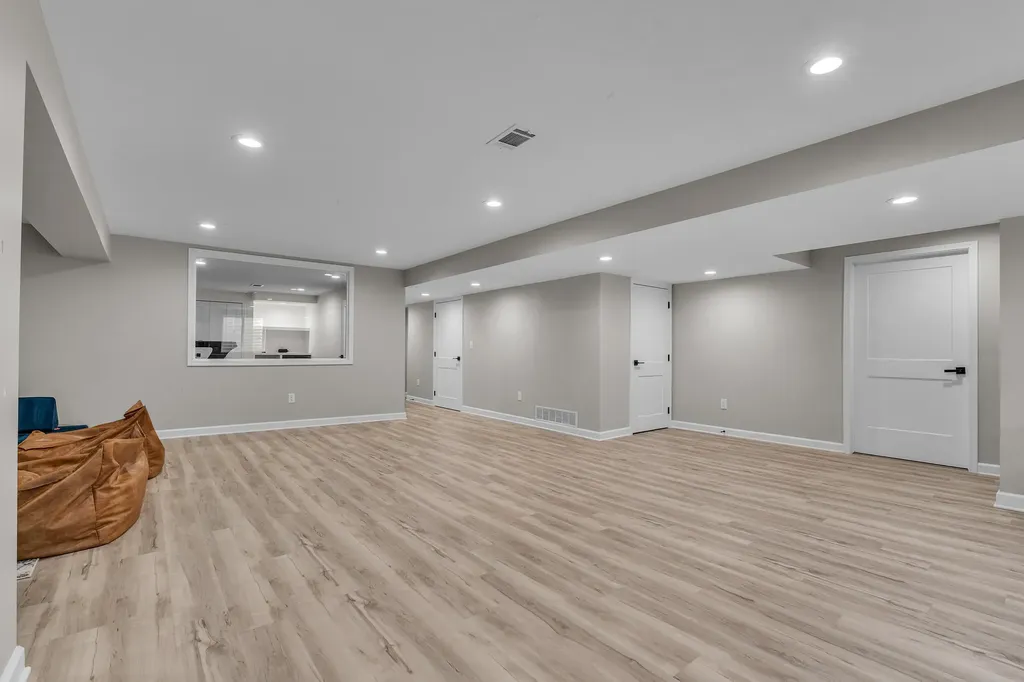 8377 Lindsey Lane Canton Charter Township MI 48187