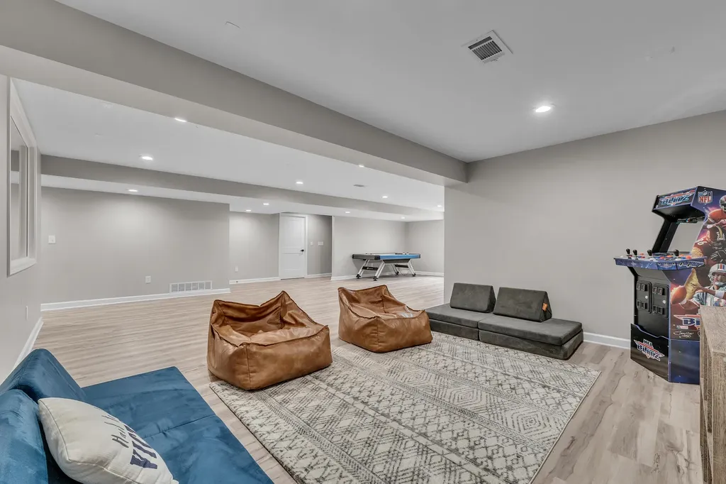 8377 Lindsey Lane Canton Charter Township MI 48187