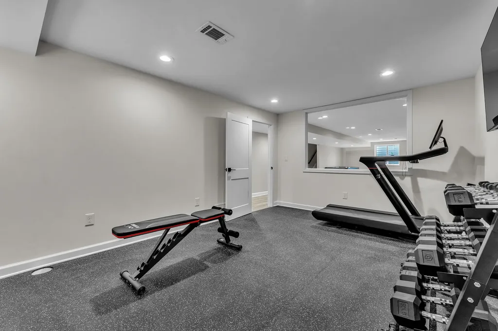 8377 Lindsey Lane Canton Charter Township MI 48187