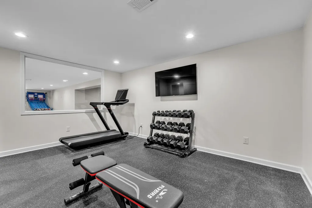 8377 Lindsey Lane Canton Charter Township MI 48187