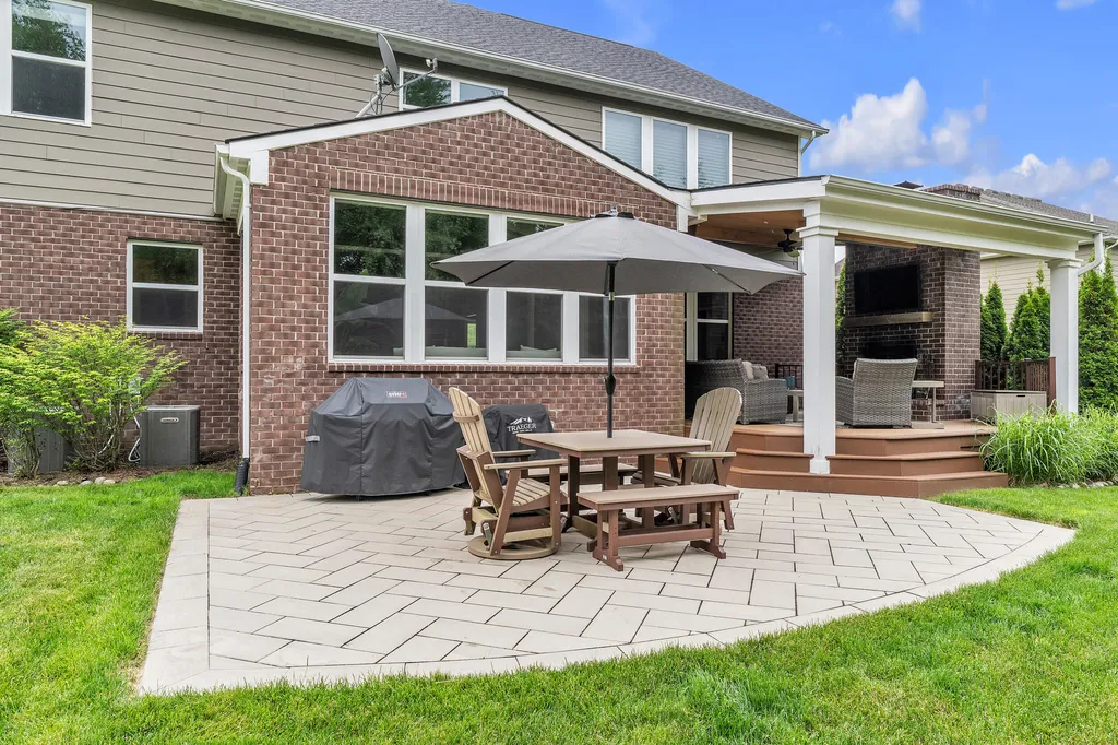 8377 Lindsey Lane Canton Charter Township MI 48187