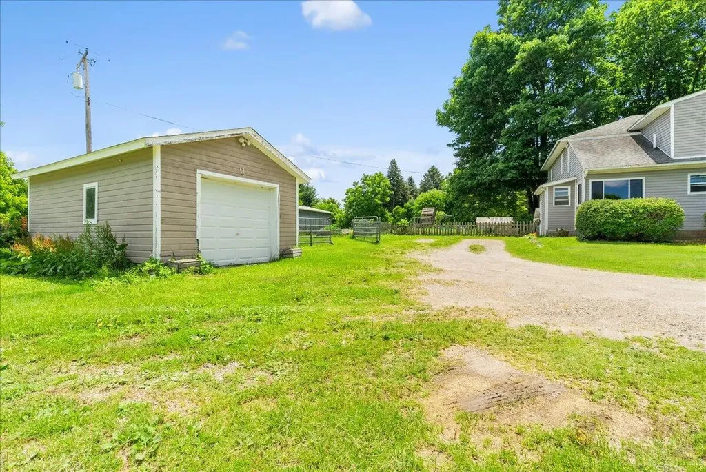 975 Elliott Road Iosco Township MI 48836