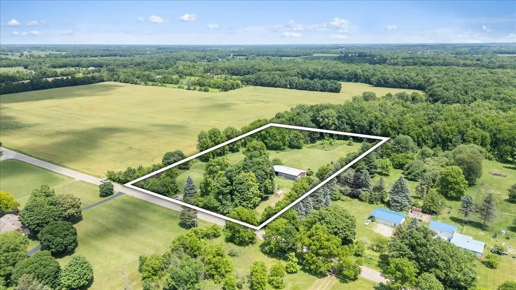 975 Elliott Road Iosco Township MI 48836