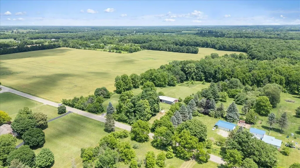 975 Elliott Road Iosco Township MI 48836