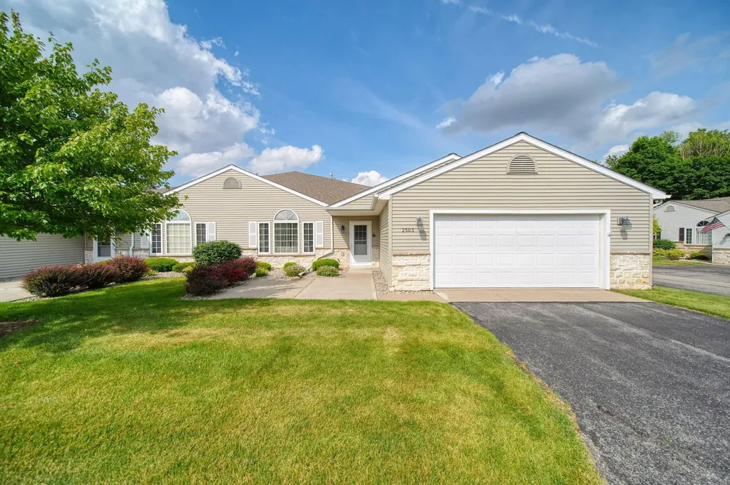 2503 Lakewood Drive Madison Charter Township MI 49221