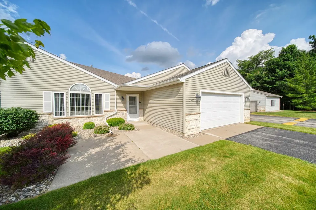 2503 Lakewood Drive Madison Charter Township MI 49221