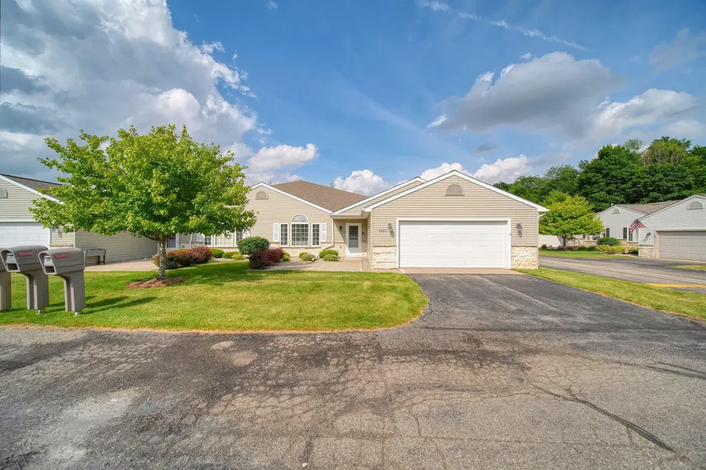 2503 Lakewood Drive Madison Charter Township MI 49221
