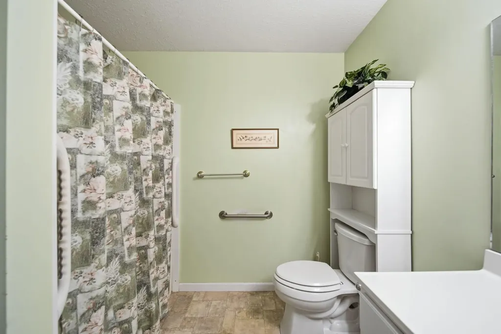 2503 Lakewood Drive Madison Charter Township MI 49221