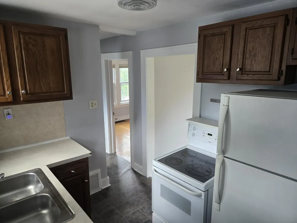 928 Maplegrove Avenue Royal Oak City MI 48067