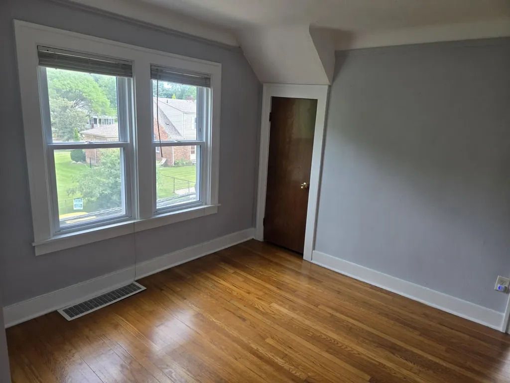 928 Maplegrove Avenue Royal Oak City MI 48067