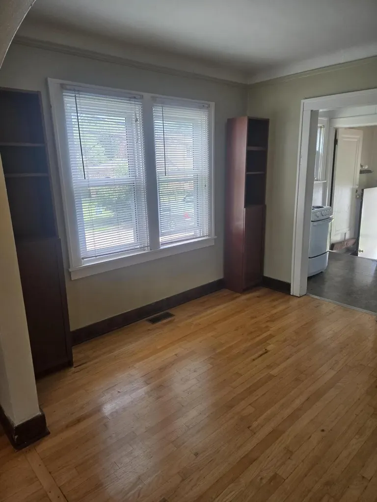 928 Maplegrove Avenue Royal Oak City MI 48067