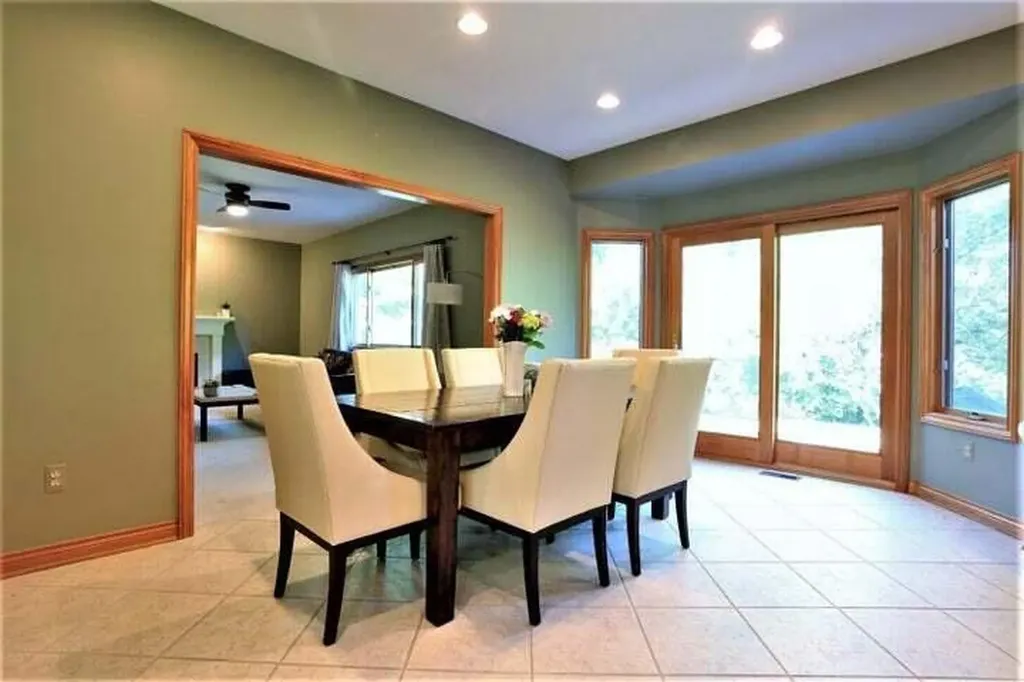 4703 Sawgrass Drive W Pittsfield Charter Township MI 48108