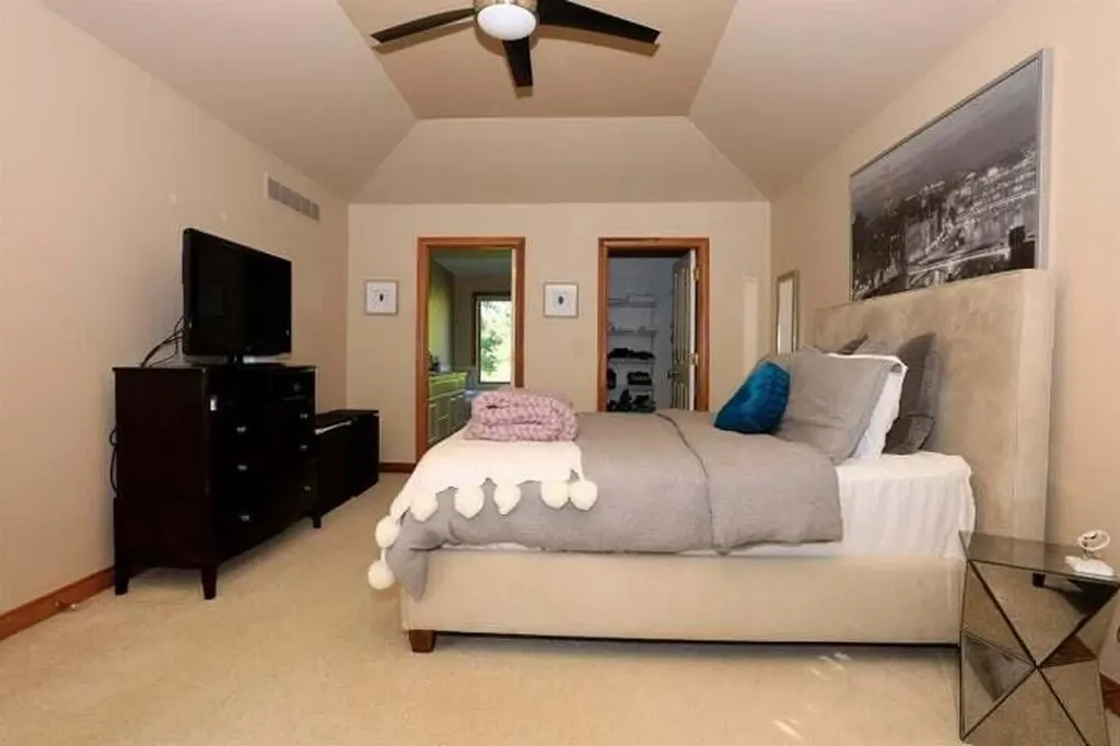 4703 Sawgrass Drive W Pittsfield Charter Township MI 48108