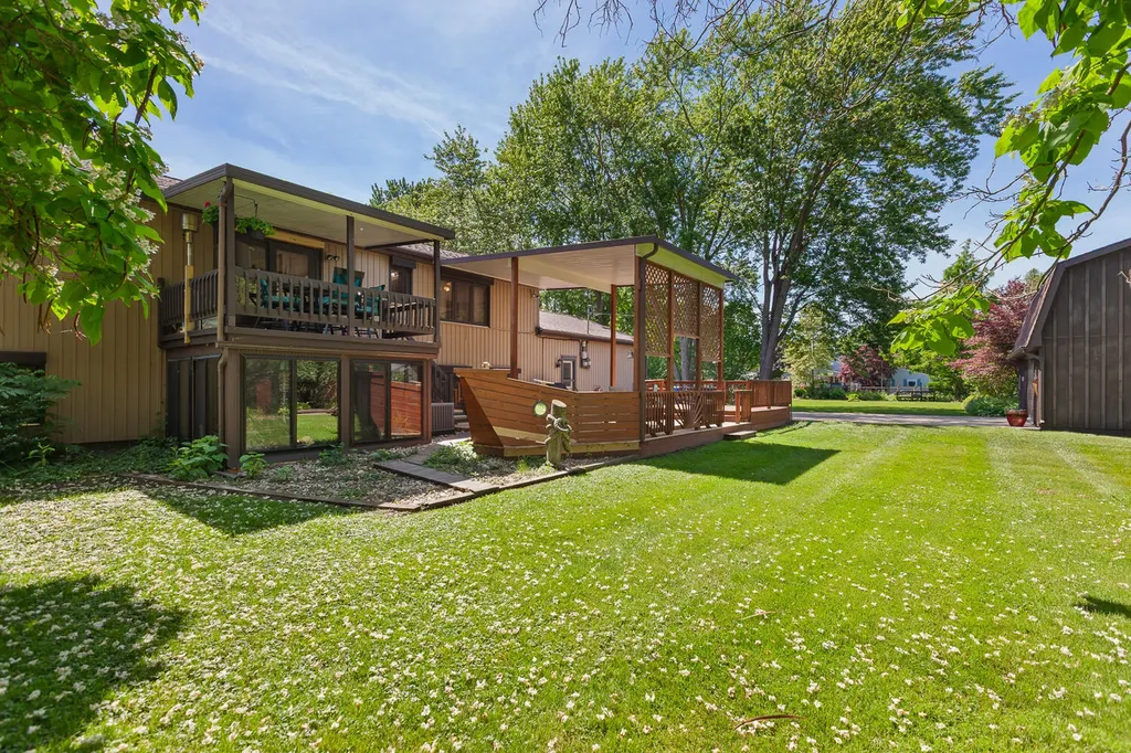 3165 N Grove Drive Frenchtown Township MI 48162