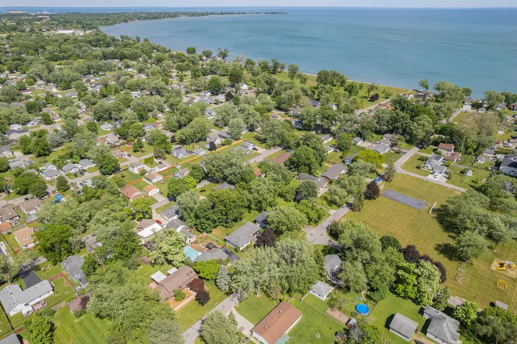 3165 N Grove Drive Frenchtown Township MI 48162