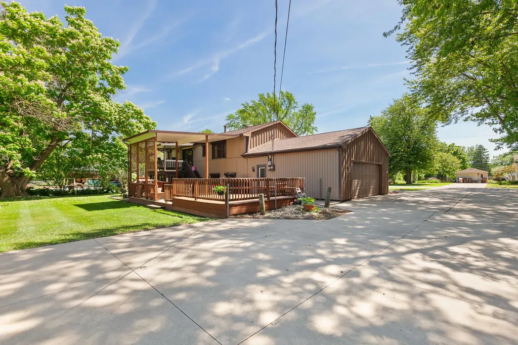 3165 N Grove Drive Frenchtown Township MI 48162
