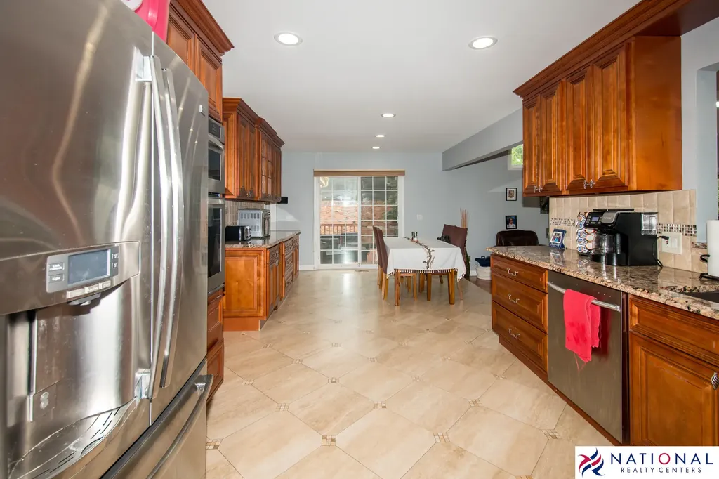 37709 Glengrove Drive Farmington Hills City MI 48331