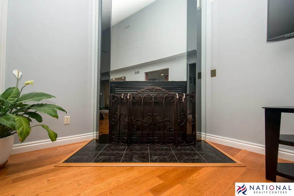 37709 Glengrove Drive Farmington Hills City MI 48331