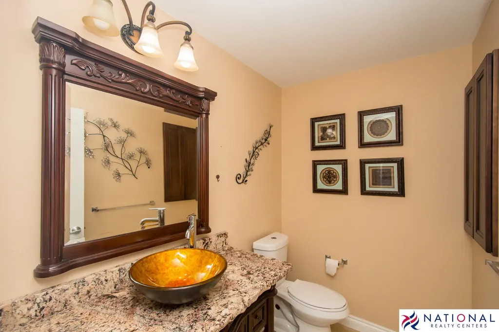 37709 Glengrove Drive Farmington Hills City MI 48331