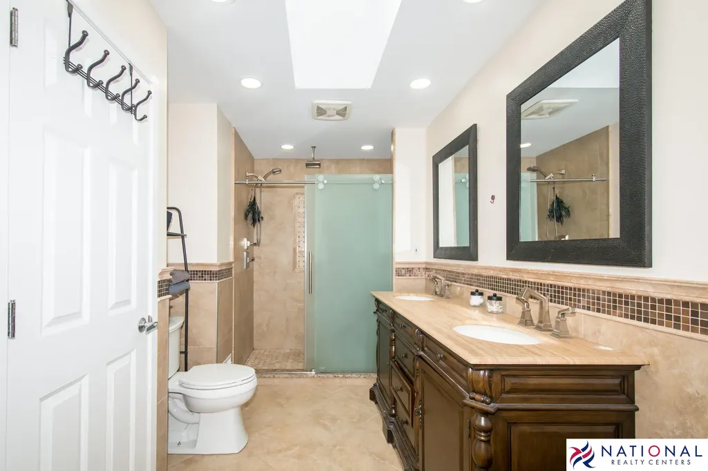 37709 Glengrove Drive Farmington Hills City MI 48331