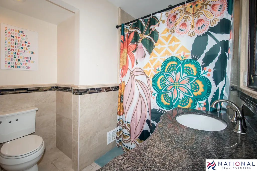 37709 Glengrove Drive Farmington Hills City MI 48331