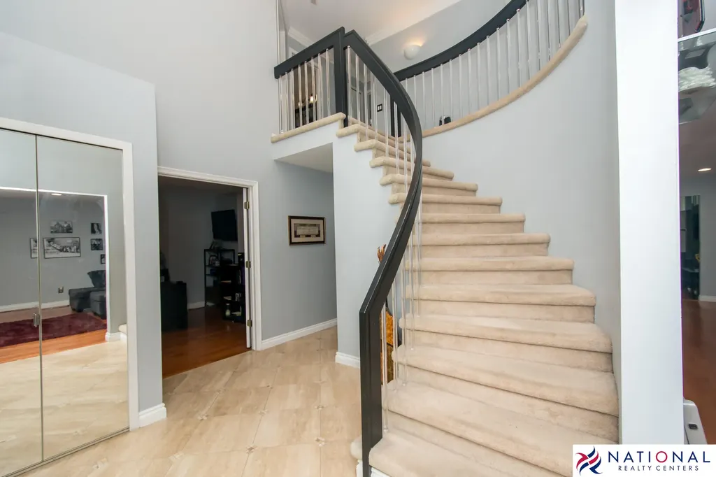 37709 Glengrove Drive Farmington Hills City MI 48331