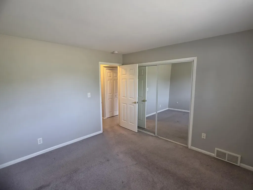 45290 Keding Street Utica City MI 48317