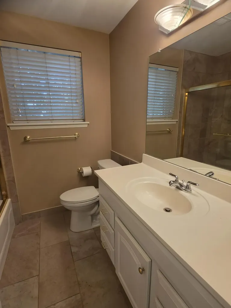 45290 Keding Street Utica City MI 48317