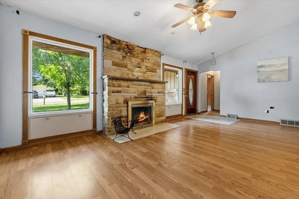 210 Beaver Street Brighton City MI 48116
