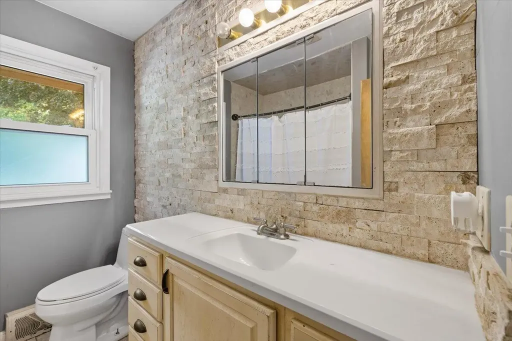 210 Beaver Street Brighton City MI 48116