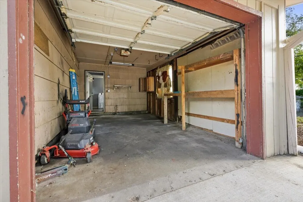 210 Beaver Street Brighton City MI 48116