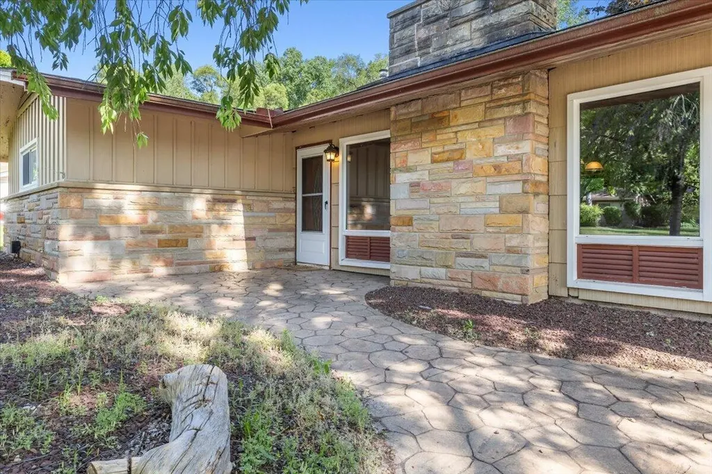 210 Beaver Street Brighton City MI 48116