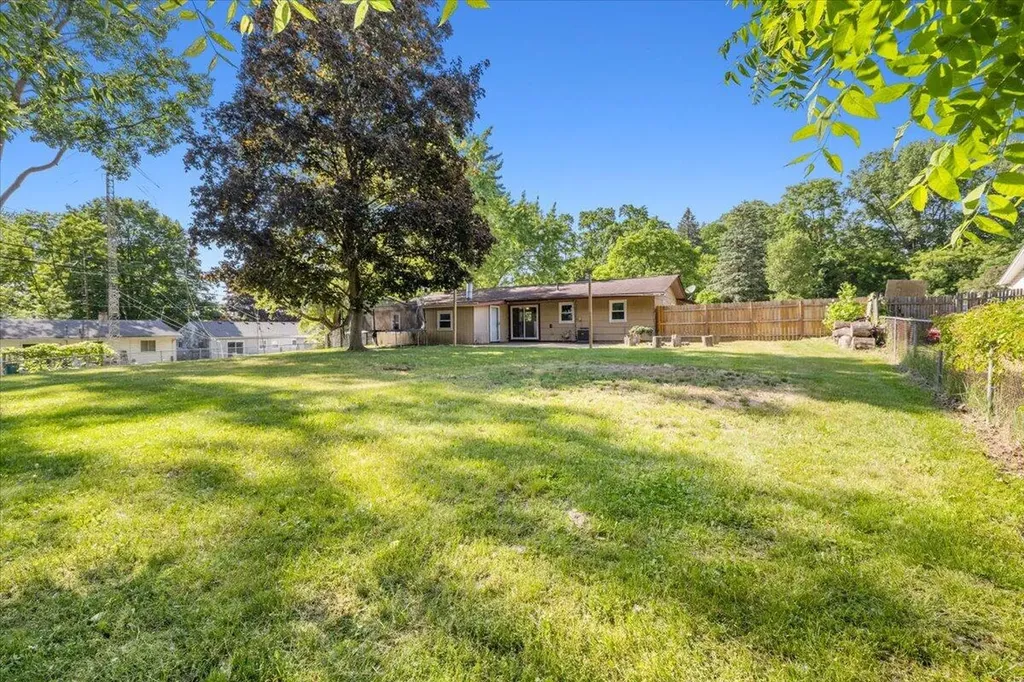 210 Beaver Street Brighton City MI 48116