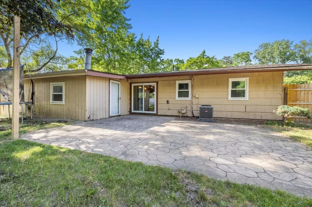 210 Beaver Street Brighton City MI 48116