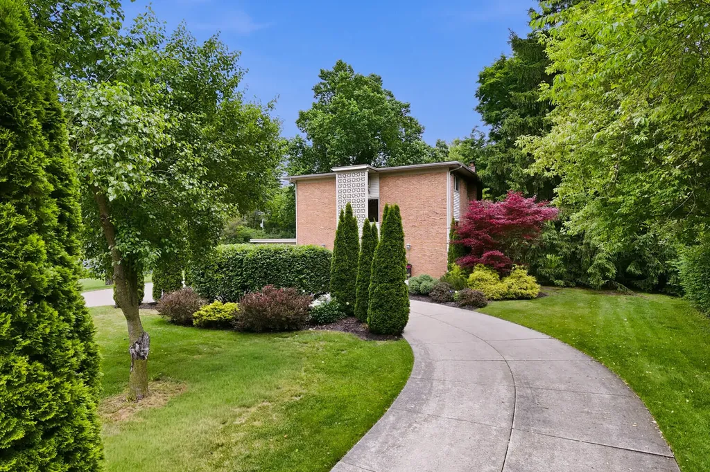 11610 Mcclumpha Road Plymouth Charter Township MI 48170