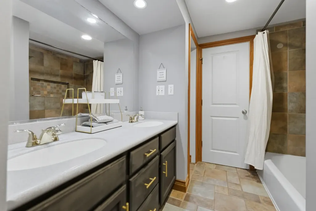 11610 Mcclumpha Road Plymouth Charter Township MI 48170
