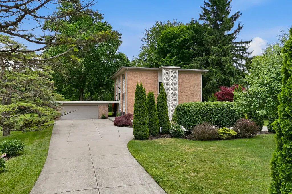 11610 Mcclumpha Road Plymouth Charter Township MI 48170