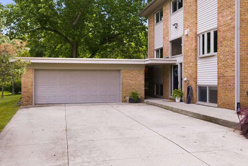 11610 Mcclumpha Road Plymouth Charter Township MI 48170