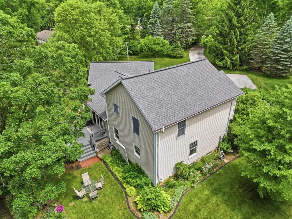 22279 Chubb Road Lyon Charter Township MI 48167