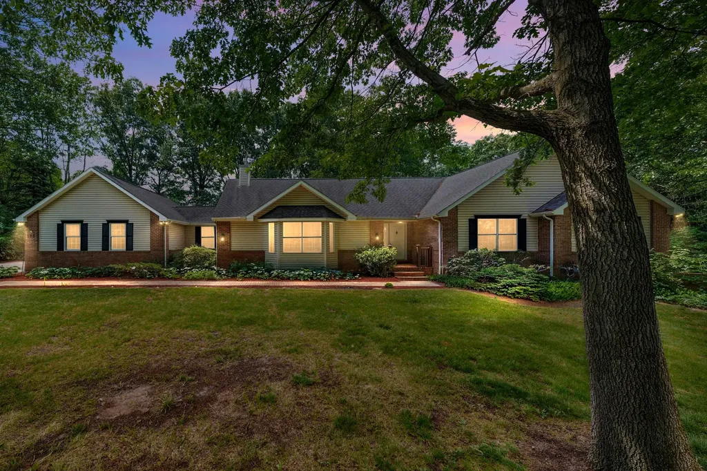 525 Judd Road York Charter Township MI 48176