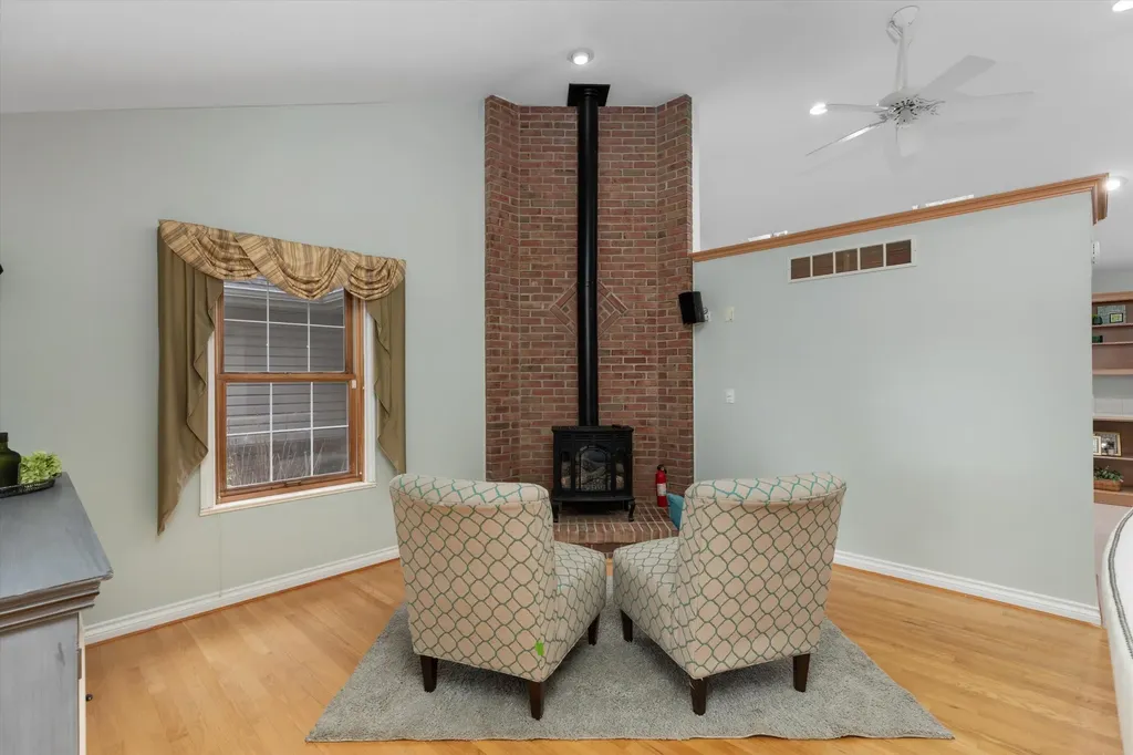 525 Judd Road York Charter Township MI 48176