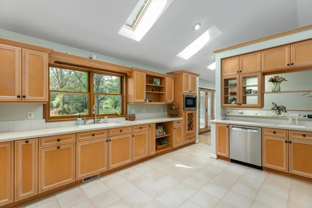 525 Judd Road York Charter Township MI 48176