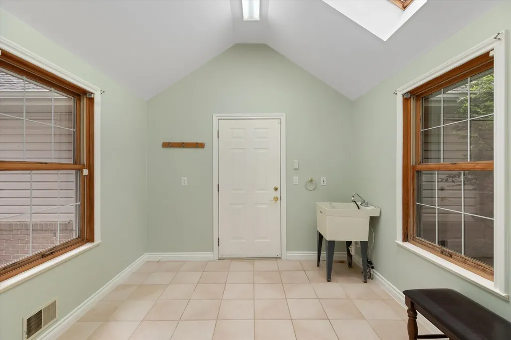 525 Judd Road York Charter Township MI 48176