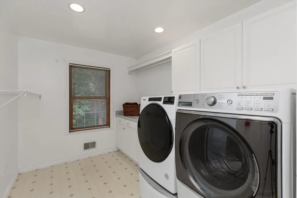 525 Judd Road York Charter Township MI 48176