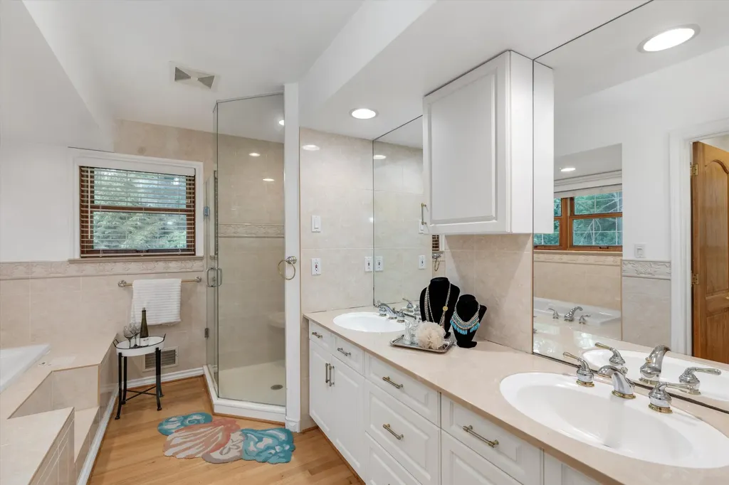 525 Judd Road York Charter Township MI 48176
