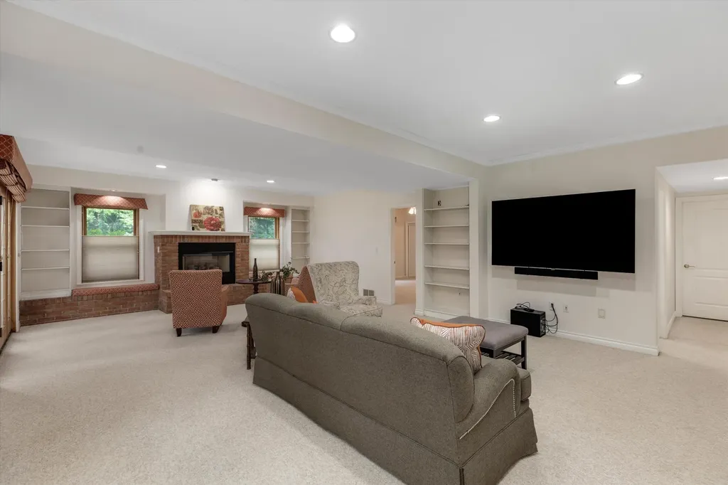 525 Judd Road York Charter Township MI 48176